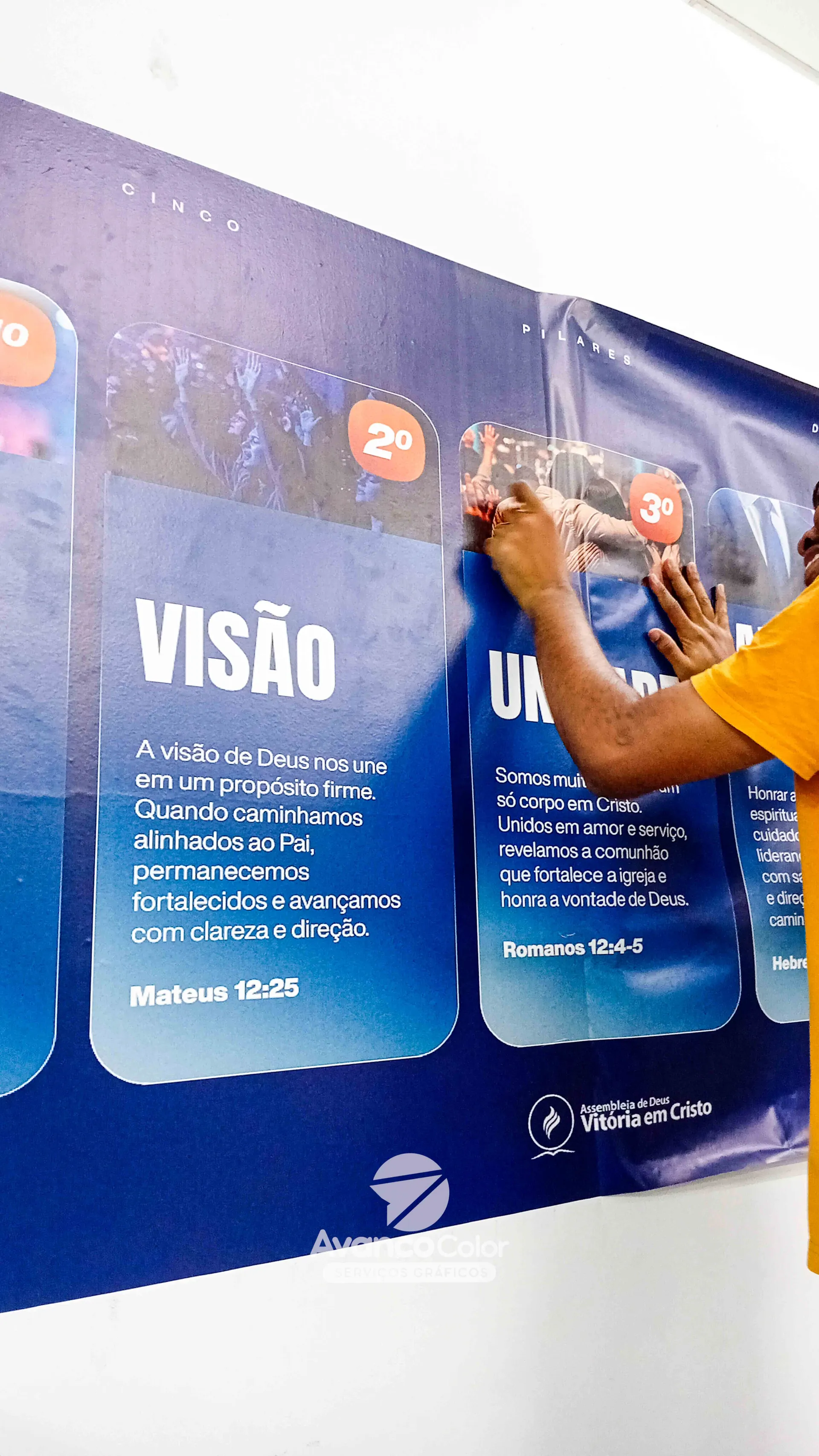 Adesivo Vinil Brilhante ou Fosco com Impressão Digital UV por m² 3